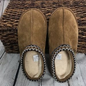 Ugh Tasman slippers
